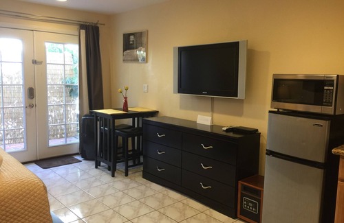 Burbank Apartamento | Estudio de Burbank Hills con entrada privada en una zona preciosa