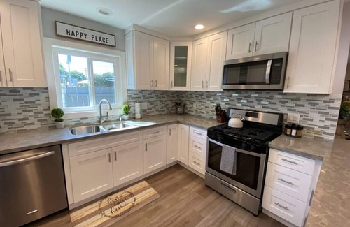 Burbank Casa | Burbank Luxury 2-Story Home with Amazing Views!!!
