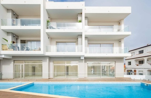 Burgau Apartamento | Burgau Luxury Beach Apt, private rooftop + jacuzzi overlooking beach