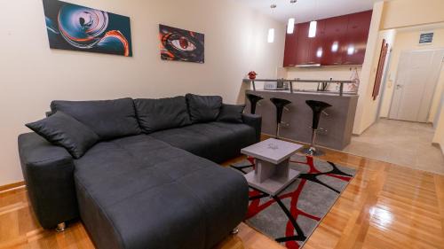 Novi Beograd Apartamento | Burgundy Apartment
