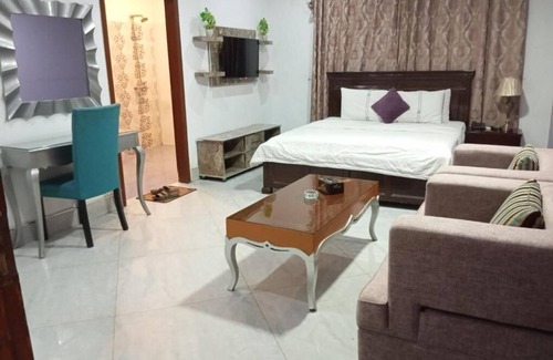 Faisalabad Hotel | BURHAN CENTRE