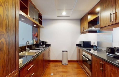 Downtown Dubai Apartamento | Burj Khalifa and Fountain Views | Stylish 2-Bed Apt