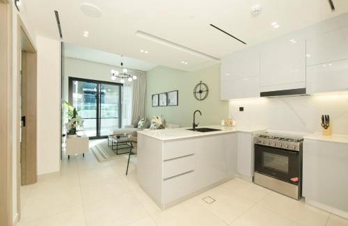 Business Bay Apartamento | Burj Khalifa Poolview 1BR Apartment for 4 people