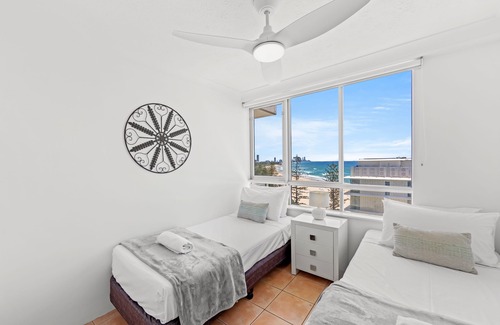 Burleigh Heads Hotel | Burleigh Beach Tower