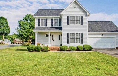 Burlington Casa | Burlington Retreat near Elon