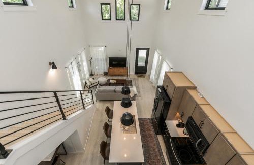Cedar Rapids Casa | Burnett Cottage - OG