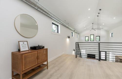 Cedar Rapids Casa | Burnett Cottage - OG
