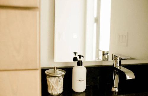 Cedar Rapids Casa | Burnett Cottage - Pine
