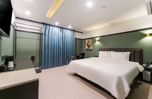 Daeyeon-dong Hotel | Busan Daeyeondong Hotel Onna