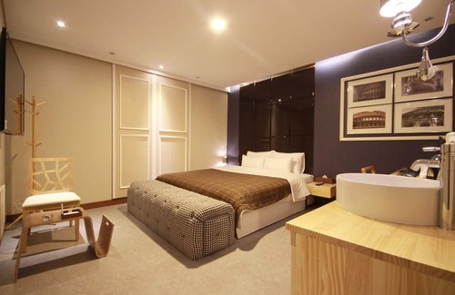 Buk-gu Hotel | Busan Deokcheon 25H
