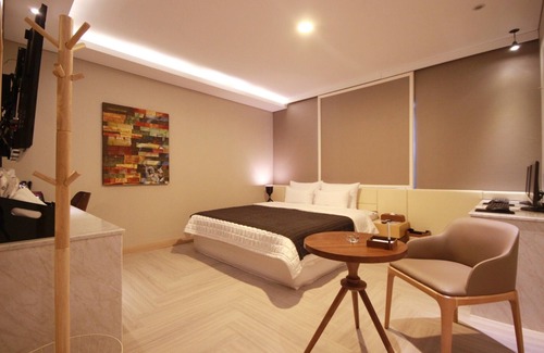 Buk-gu Hotel | Busan Deokcheon 25H