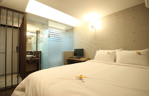 Saha Hotel | Busan Goejeong Guwol
