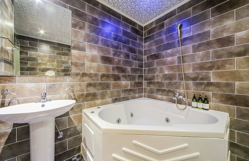 Saha Hotel | Busan Hadan K