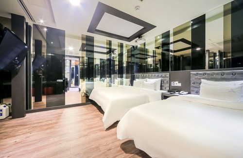 Saha Hotel | Busan Hadan K