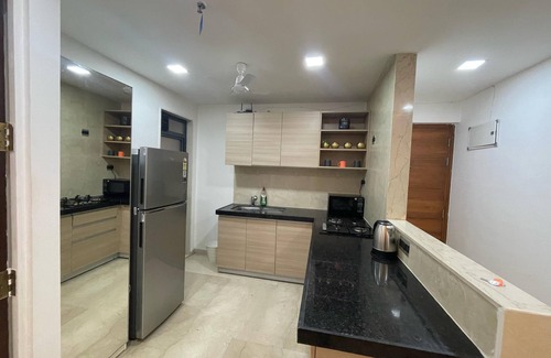 Kurla Apartamento | Business-Ready Apt near Jio World Centre | 1BR + Gym + Pool