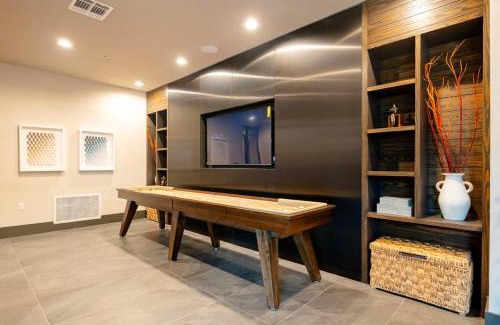 North Burnet Apartamento | Business Ready -Fast WiFi -Onsite Parking