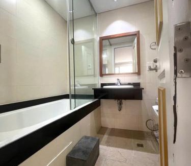 Ben Nghe Apartamento | Bustling stay in the center of JapanTown/7eleven/pub