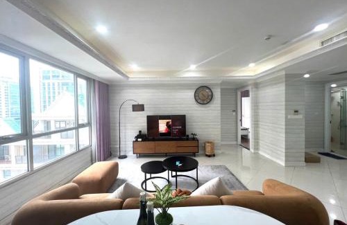Ben Nghe Apartamento | Bustling stay in the center of JapanTown/7eleven/pub