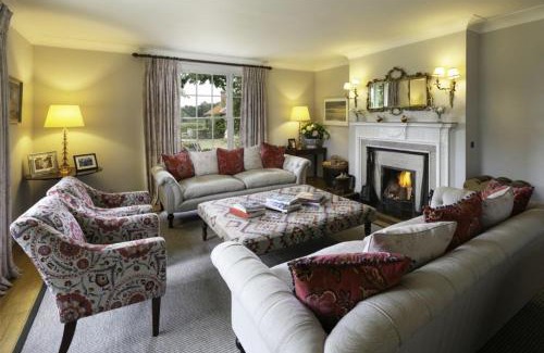 Woodbridge Casa | Butley Priory Farmhouse
