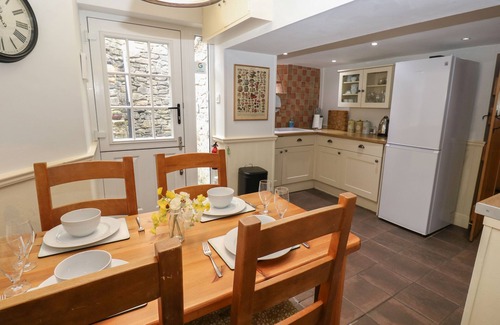 Great Longstone Cabaña | Buttercup Cottage