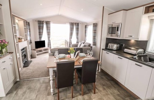 Runswick Bay Cabaña | Buttercup Lodge