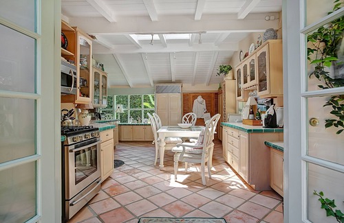 Montecito Casa | BUTTERFLY BEACH HOUSE .... 3 MIN PASEO A LA PLAYA Y PUEBLO, A 8 MIN PASEO BILTMORE HOTEL