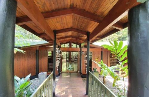 Cow Bay Casa | BUTTERFLY BEND - 3 Bedroom Daintree Beach House