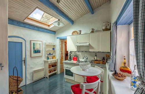 Meyrals Cabaña | BUTTERFLY Cottage - Cosy Romantic Cottage in a calm hamlet, heated pool, gym