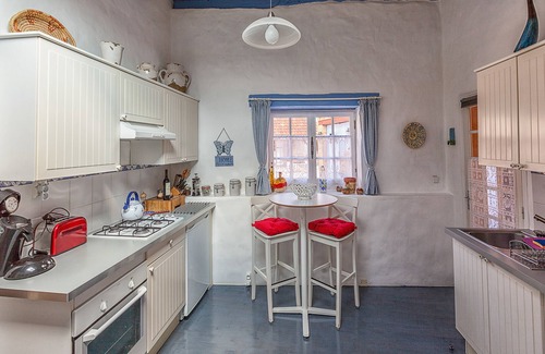 Meyrals Cabaña | BUTTERFLY Cottage - Cosy Romantic Cottage in a calm hamlet, heated pool, gym