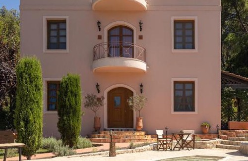 Maritsa Villa | Butterfly Garden Villa