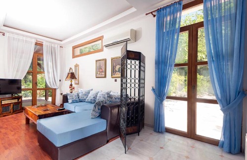 Maritsa Villa | Butterfly Garden Villa