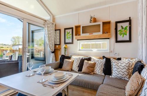 Holywell Casa | Butterfly