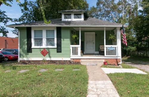 Clarksville Casa | Butterfly House 1021 Crossland Ave