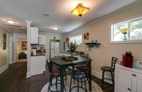 Clarksville Casa | Butterfly House 1021 Crossland Ave