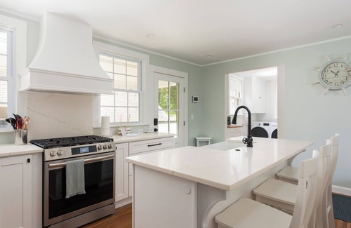 Buzzards Bay Casa | Buttermilk Bay Beach House - Newly Renovated Waterfront Five Bedroom