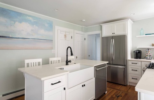 Buzzards Bay Casa | Buttermilk Bay Beach House - Newly Renovated Waterfront Five Bedroom