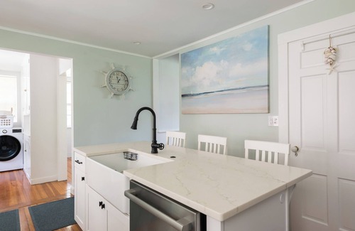 Buzzards Bay Casa | Buttermilk Bay Beach House - Newly Renovated Waterfront Five Bedroom