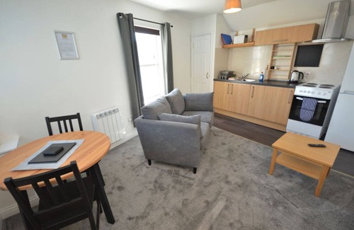 Tobermory Apartamento | Buzzard Apartment located on Tobermory High Street