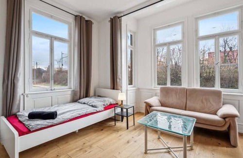Metzingen Apartamento | Bw17 Ferienwohnungen Metzingen mit Balkon, 2 Schlafzimmer, 1 Wohn-/schlafzimmer, Max. 9 Personen