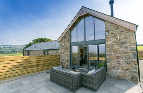 Cylch-Y-Garn Cabaña | Bwncath & Hebog - a coastal that sleeps 8 guests in 4 bedrooms
