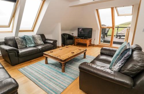 Cylch-Y-Garn Casa | Bwthyn Awel