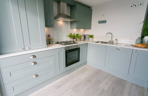 Cylch-Y-Garn Apartamento | Bwthyn Bach - a sea view that sleeps 4 guests in 2 bedrooms