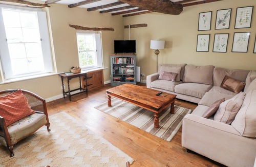 Oldwalls Casa | BWTHYN BERWIG, pet friendly, with open fire in Llanrhidian