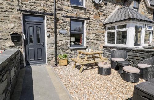 Tanygrisiau Casa | Bwthyn Ger Afon Riverplace Cottage