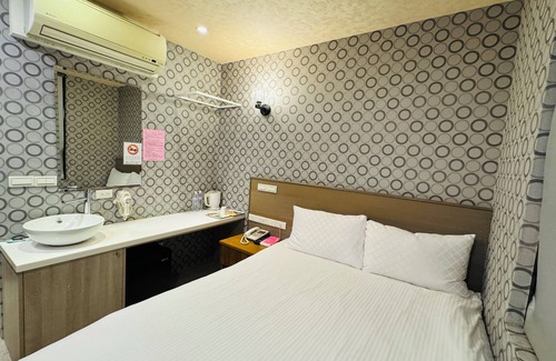 Wanhua Casa | BY Cool hotel with AC in vibrant Taipei City near Ximending with Ubike