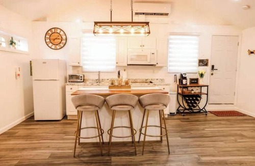 Providence Casa | <Modern Cabin in the City> By D&D Vacation Rental