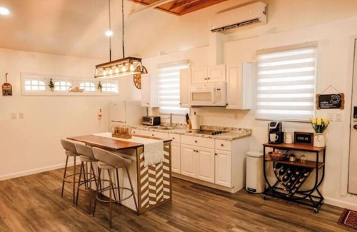 Providence Casa | <Modern Cabin in the City> By D&D Vacation Rental