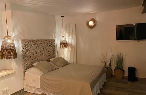 Hyeres Villa | By Elodie Face à la mer