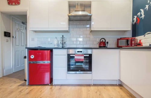 Westbrook Apartamento | By The Bay Apartment - Mins to Beaches , Margate Old Town & Private Parking