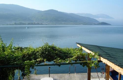 Varosh Apartamento | 'By the Lake' Apartments